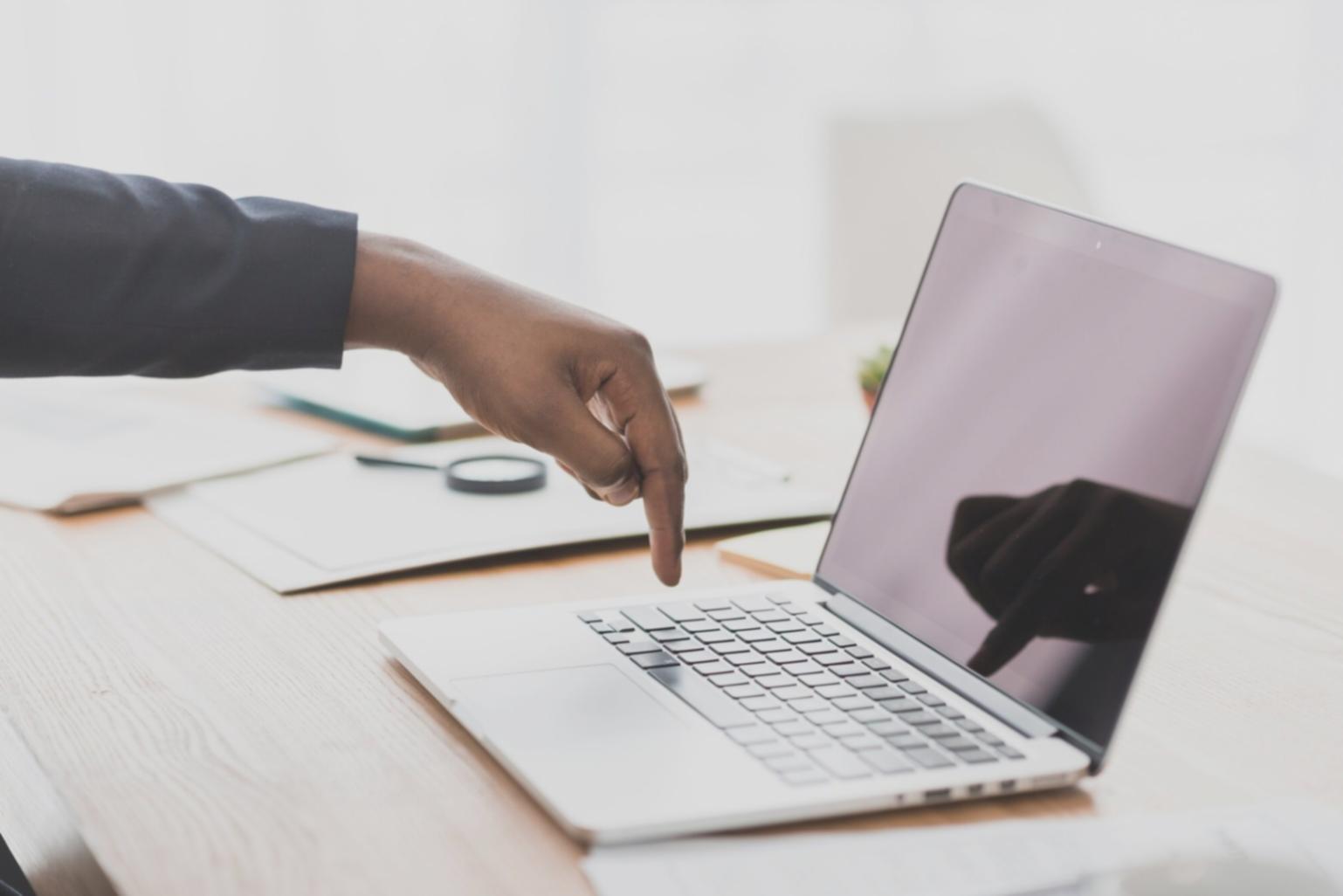 Outils d'analyse concurrentielle et rapports détaillés